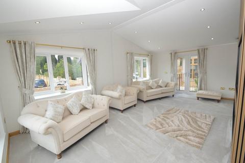 undefined, WEYBRIDGE PARK / MEADOWLANDS PARK - ADDLESTONE / WEYBRIDGE