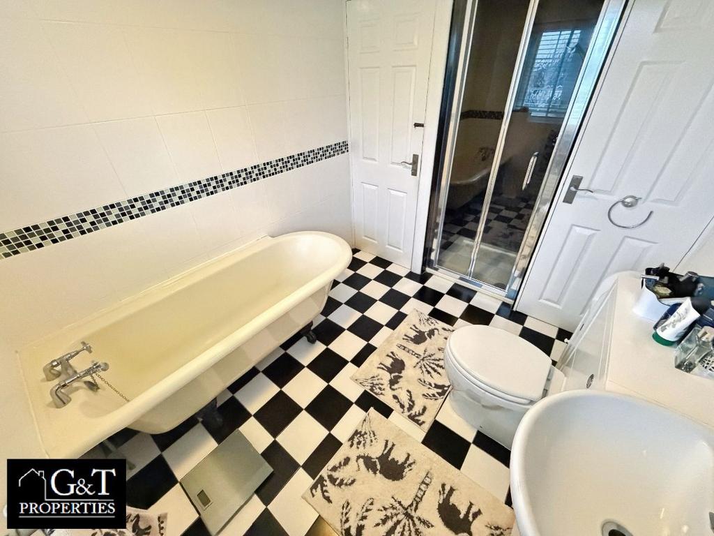 Family bathroom