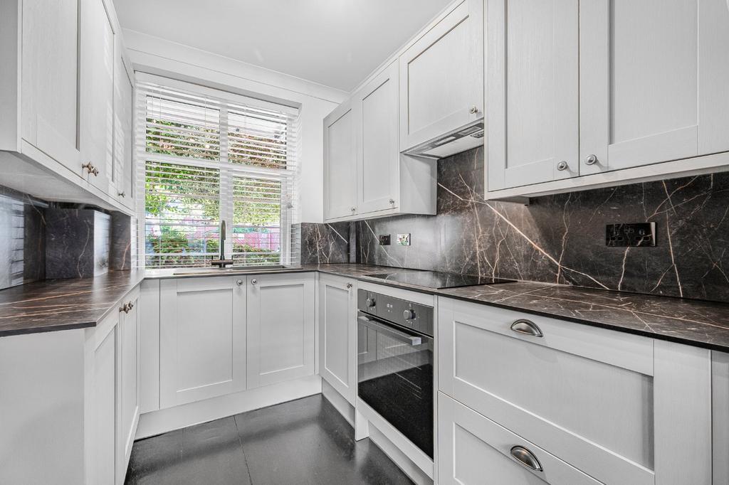 Apartment in London - View 2
