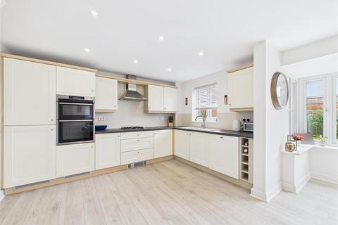 5 bedroom detached house for sale, Harewood Crest, Brough