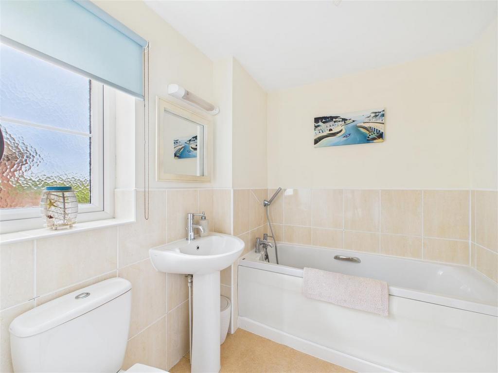 CAM03303 G0-PR0203-STILL019.jpg