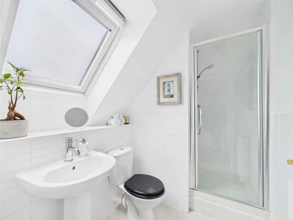 CAM03303 G0-PR0203-STILL026.jpg