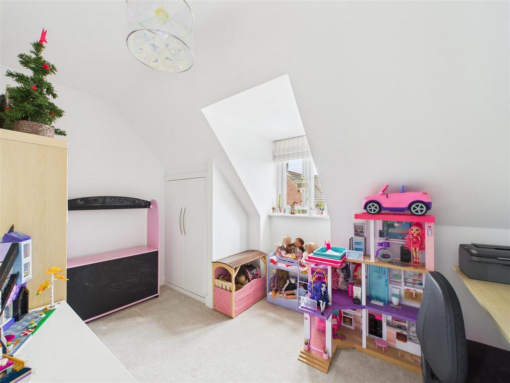 CAM03303 G0-PR0203-STILL027.jpg