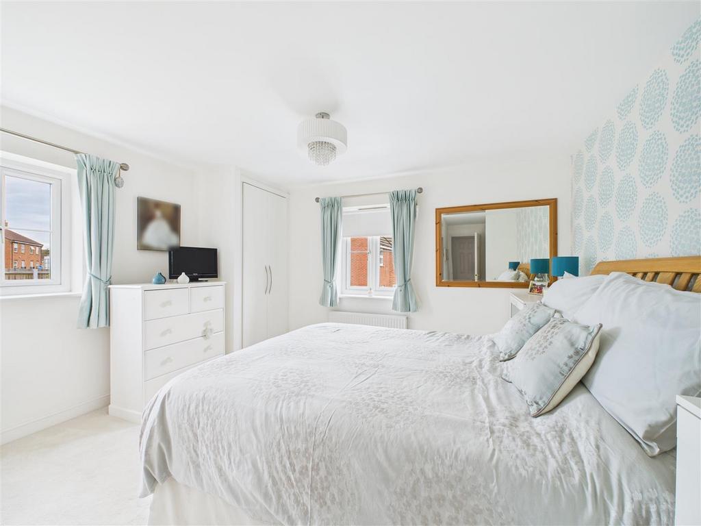 CAM03303 G0-PR0203-STILL018.jpg