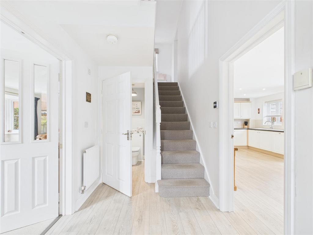 CAM03303 G0-PR0203-STILL013.jpg