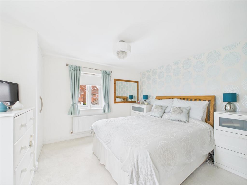 CAM03303 G0-PR0203-STILL016.jpg