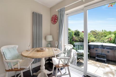 1 bedroom bungalow for sale, Marine Parade, Instow, Bideford, Devon, EX39