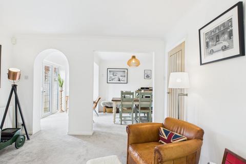124 Berkeley Avenue, Chesham, HP5 2RT