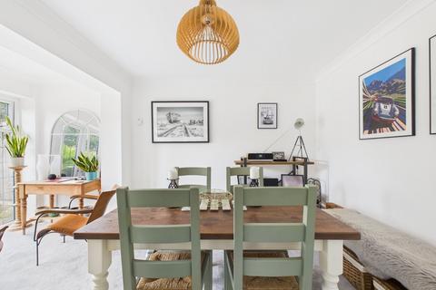 124 Berkeley Avenue, Chesham, HP5 2RT