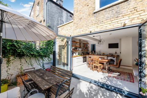 2 bedroom flat to rent, Marney Road, SW11
