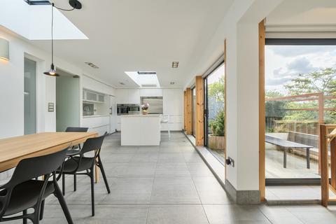 4 bedroom semi-detached house for sale, Fitzjohn Avenue, Barnet, EN5