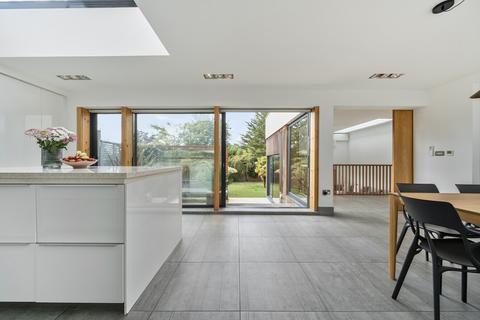 4 bedroom semi-detached house for sale, Fitzjohn Avenue, Barnet, EN5
