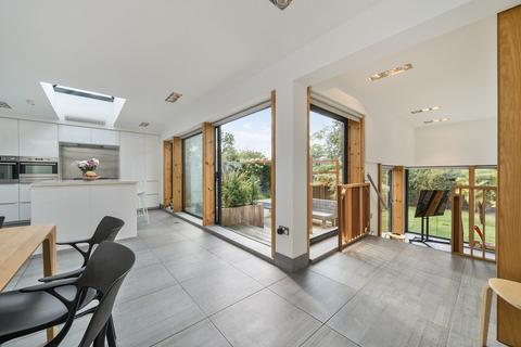 4 bedroom semi-detached house for sale, Fitzjohn Avenue, Barnet, EN5
