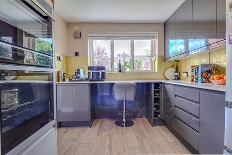 4 bedroom detached house for sale, Warren Lane, Leicester Forest East, LE3