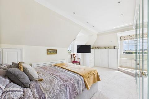undefined, North Parade, Horsham RH12