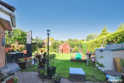4 bedroom detached house for sale, Troutbeck Close, Beechwood