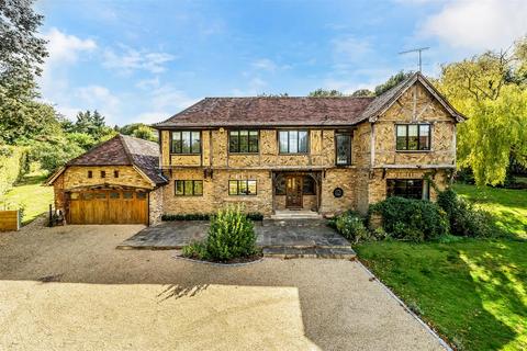 Green Mantle Garden Close, Leatherhead, KT22 8LR