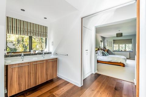 Green Mantle Garden Close, Leatherhead, KT22 8LR