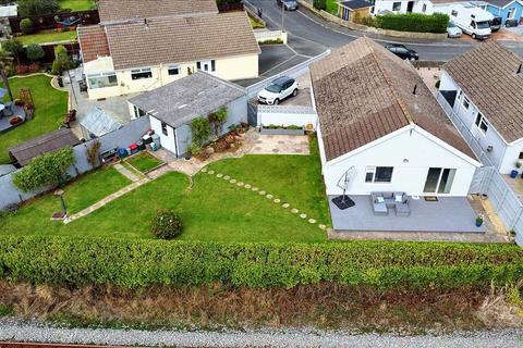 3 bedroom detached bungalow for sale, 28 Bishops Park