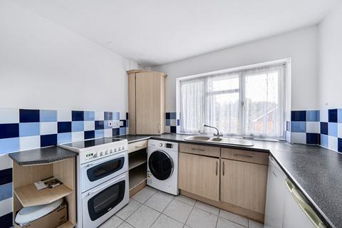 2 bedroom maisonette for sale, Hill Close, Stanmore
