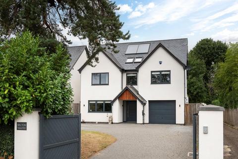 Tiddington Road, Tiddington, Stratford-upon-Avon, Warwickshire, CV37