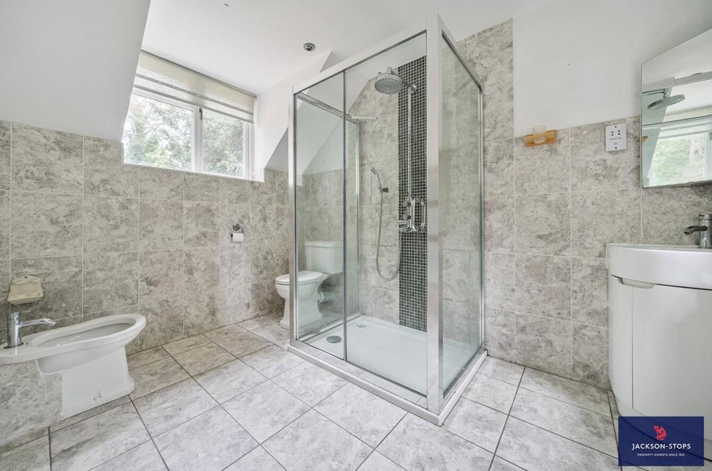 Bedroom 1 Ensuite