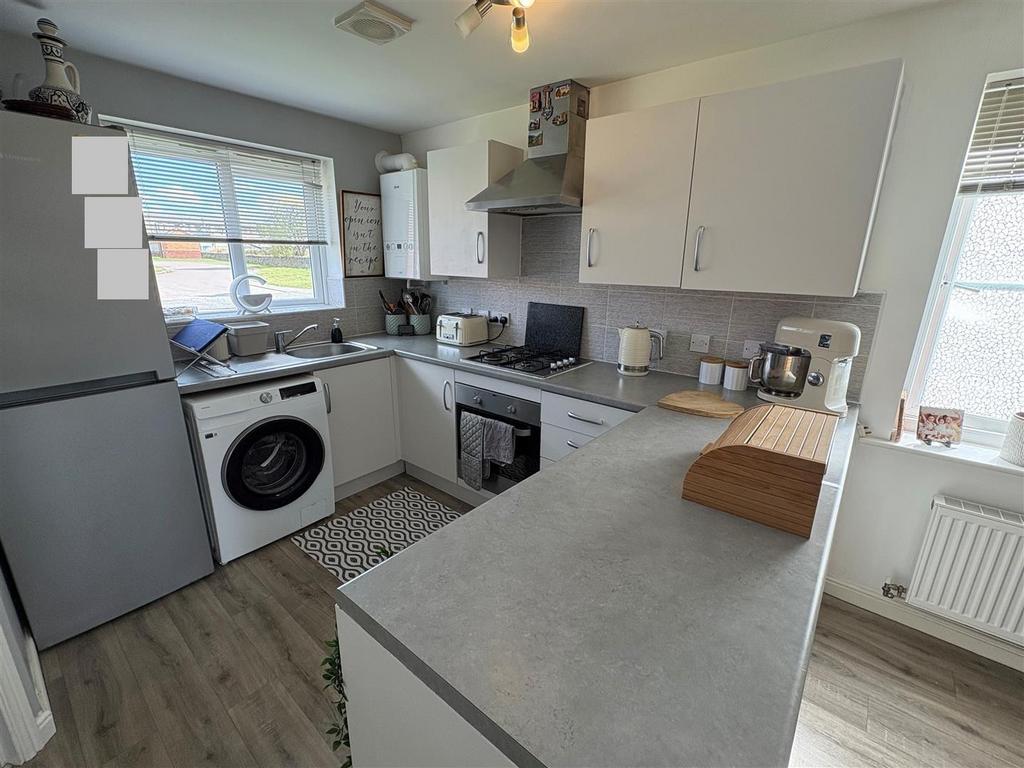 Kitchen 2.jpg