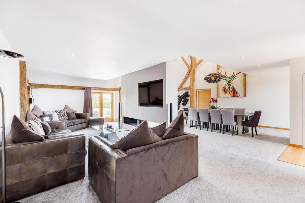 Living & Dining Area