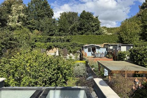 183 Brighton Road, Godalming, GU7 1PL