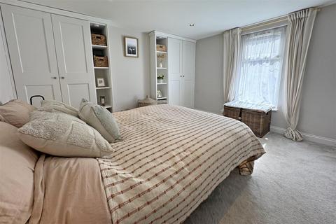 183 Brighton Road, Godalming, GU7 1PL