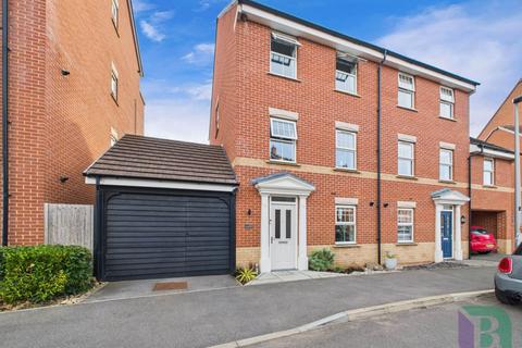 4 bedroom semi-detached house for sale, Summerlin Drive, Milton Keynes MK17