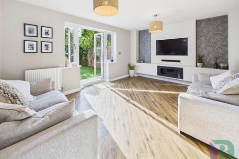 4 bedroom semi-detached house for sale, Summerlin Drive, Milton Keynes MK17