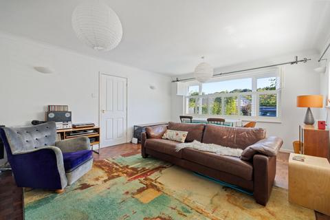 2 Manor Close, Haslemere, GU27 1PP