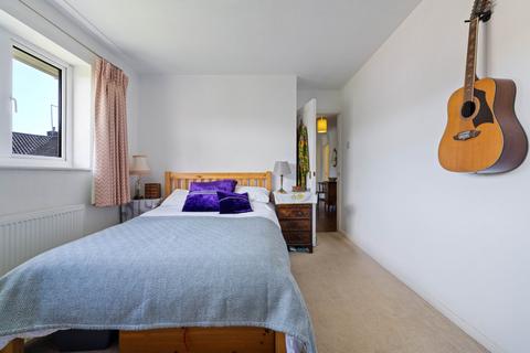 2 Manor Close, Haslemere, GU27 1PP
