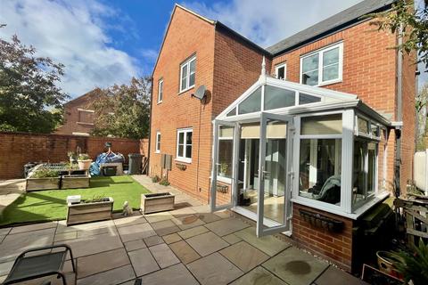 4 bedroom detached house for sale, Stardust Crescent, Swindon