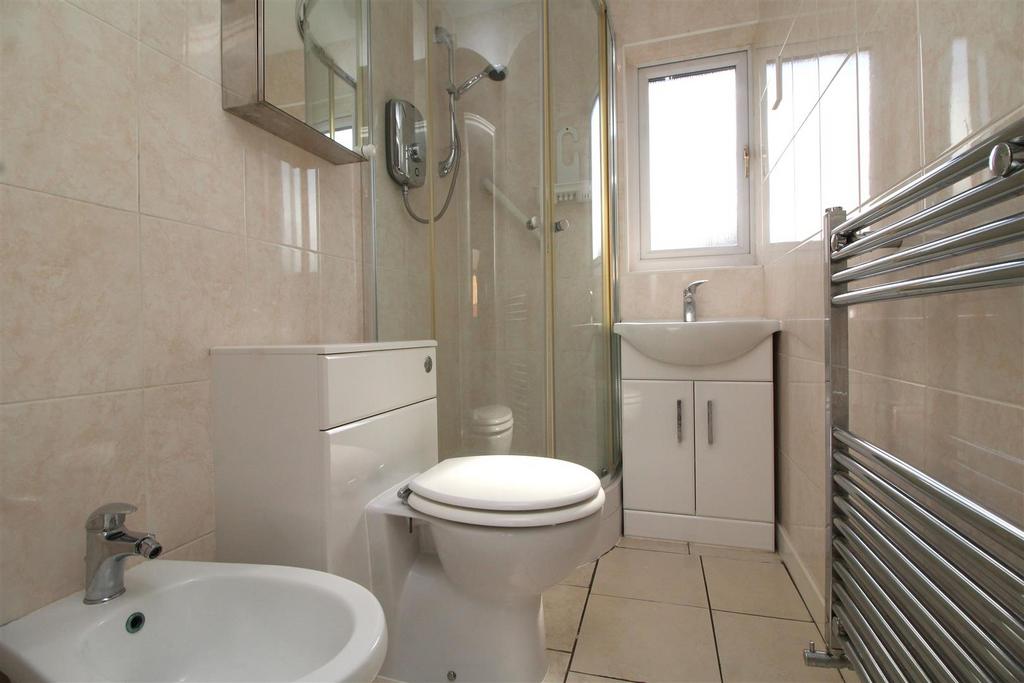 Ensuite .JPG