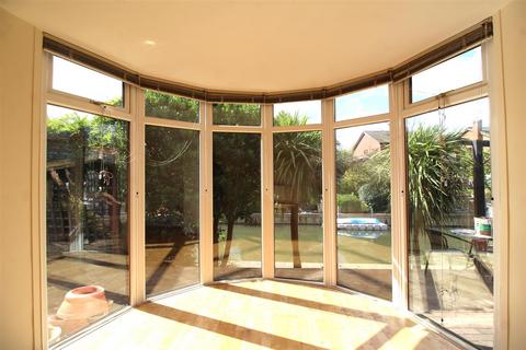 3 bedroom detached bungalow for sale, Riverside Mead, Stanground, Peterborough