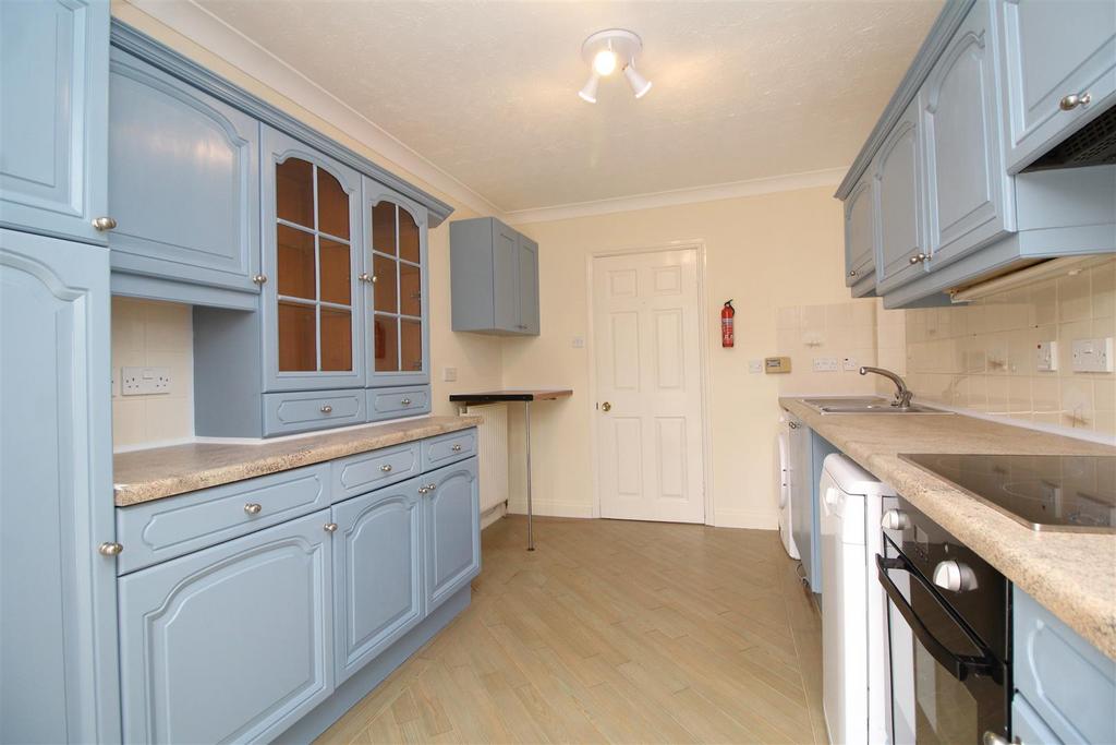 Kitchen 2 .JPG