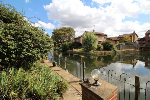 3 bedroom detached bungalow for sale, Riverside Mead, Stanground, Peterborough