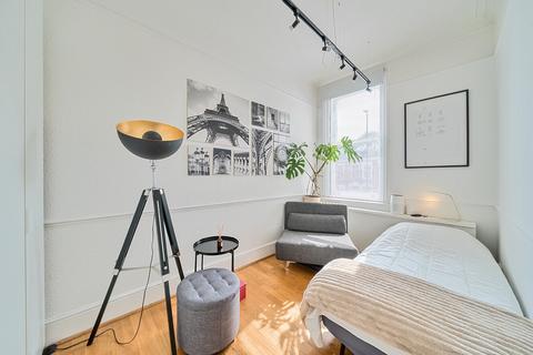 3 bedroom flat for sale, Archway Road, London, N6