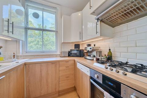 3 bedroom flat for sale, Archway Road, London, N6