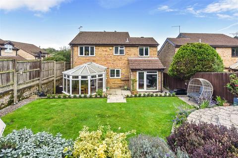 4 bedroom detached house for sale, Derwent Close, Horndean