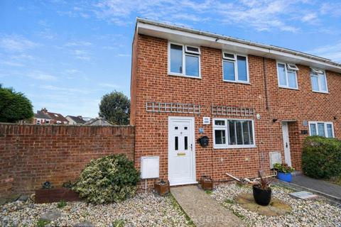 3 bedroom end of terrace house for sale, Chestnut Walk, Gosport