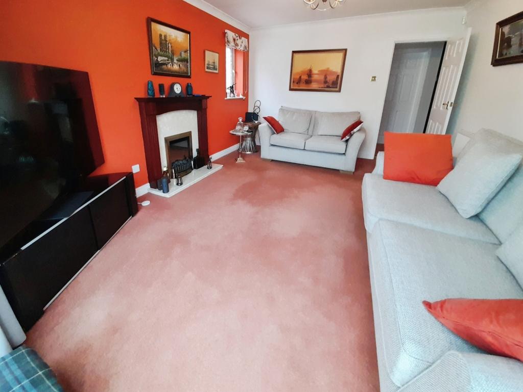 Pbox-living room-334040.jpg