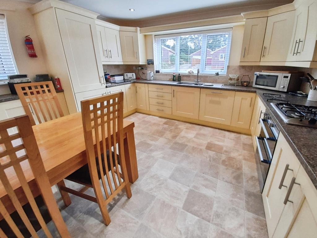 Pbox-kitchen-334040.jpg