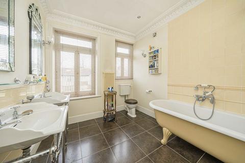 undefined, St. Margarets Road, St Margarets TW1