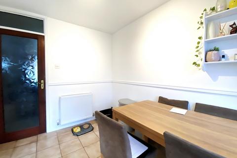 3 bedroom terraced house for sale, Sussex Drive, Banbury OX16