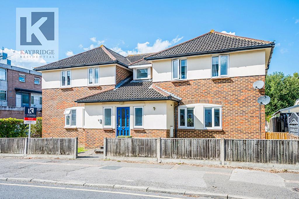 Laurence Court Rosedale Road, Epsom - KT17 2 JQ