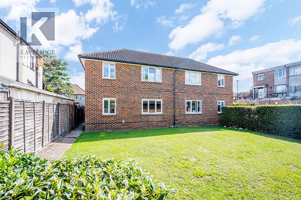 Laurence Court Rosedale Road, Epsom - KT17 2 JQ
