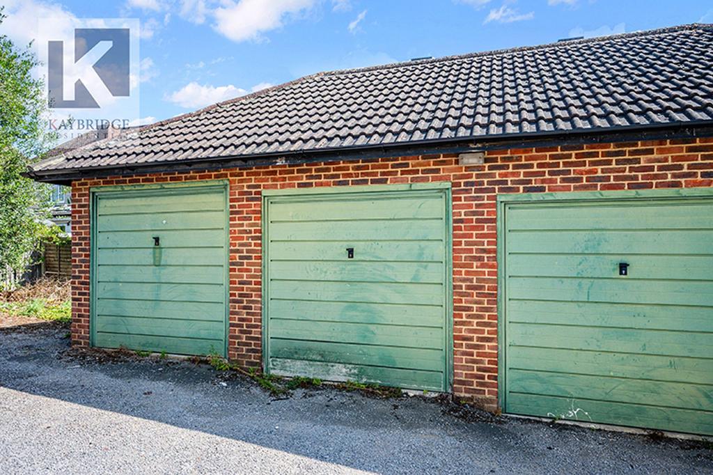 Laurence Court Rosedale Road, Epsom - KT17 2 JQ